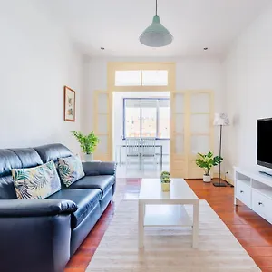 Almirante With 3 Bedrooms Apartment